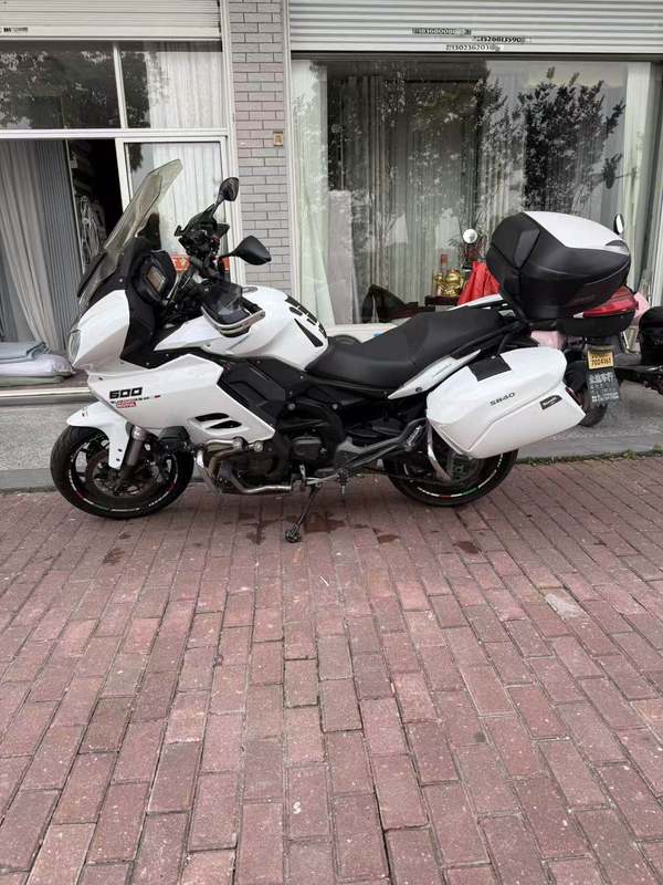 二手贝纳利600GC