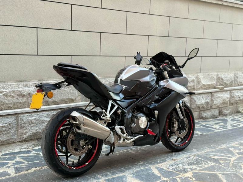 二手贝纳利龙卷风 Tornado 302R