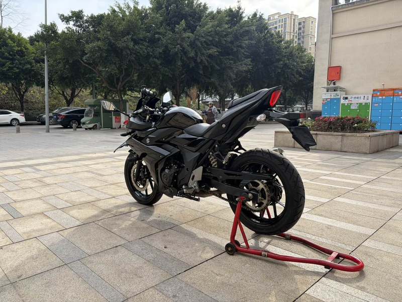 二手豪爵铃木GSX250R
