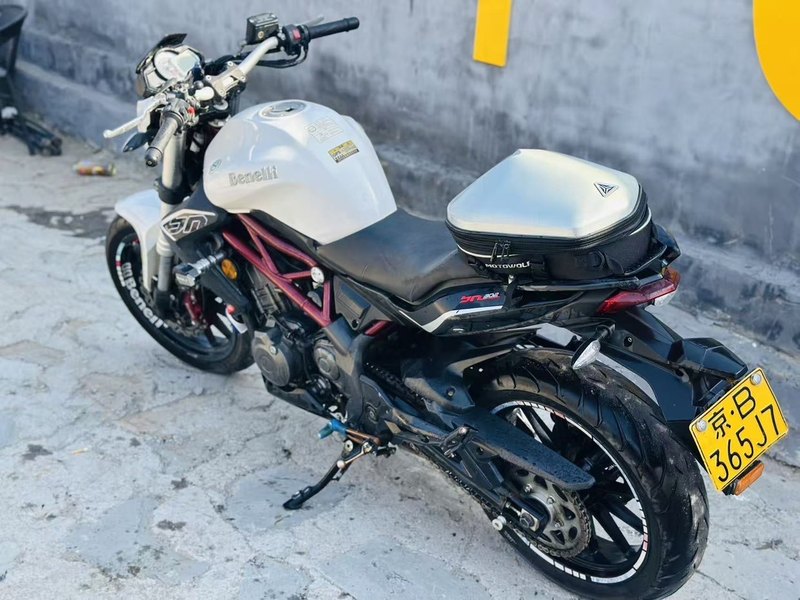 二手贝纳利蓝宝龙BJ300GS