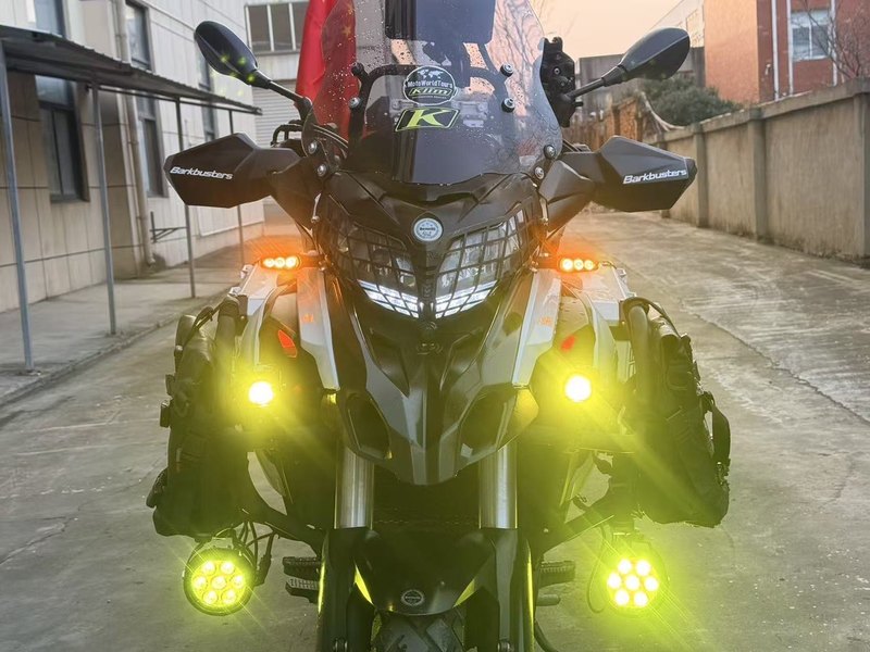 二手贝纳利金鹏 TRK502