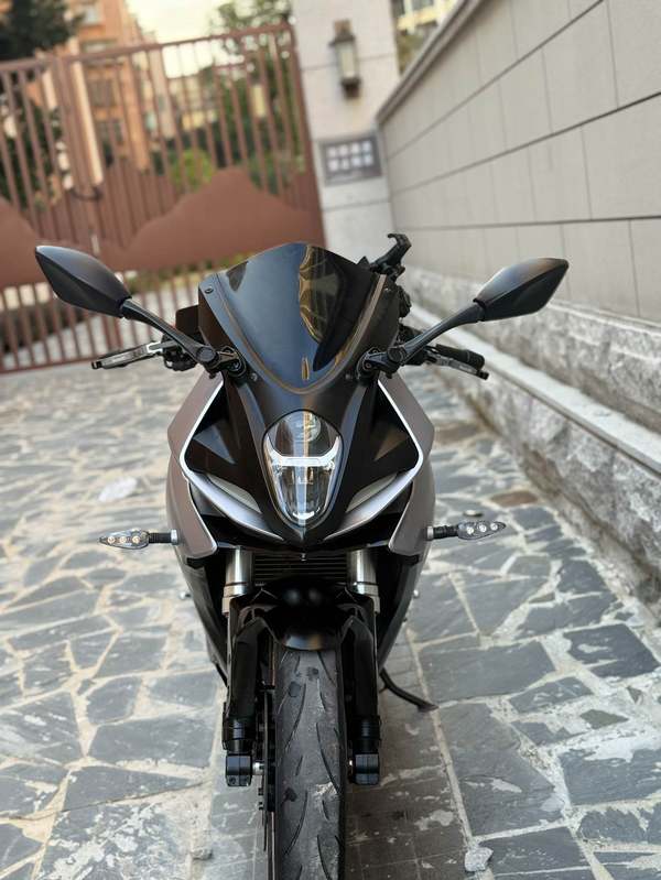 二手贝纳利龙卷风 Tornado 302R