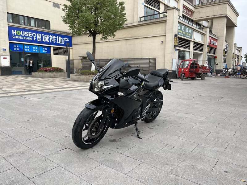 二手豪爵铃木GSX250R