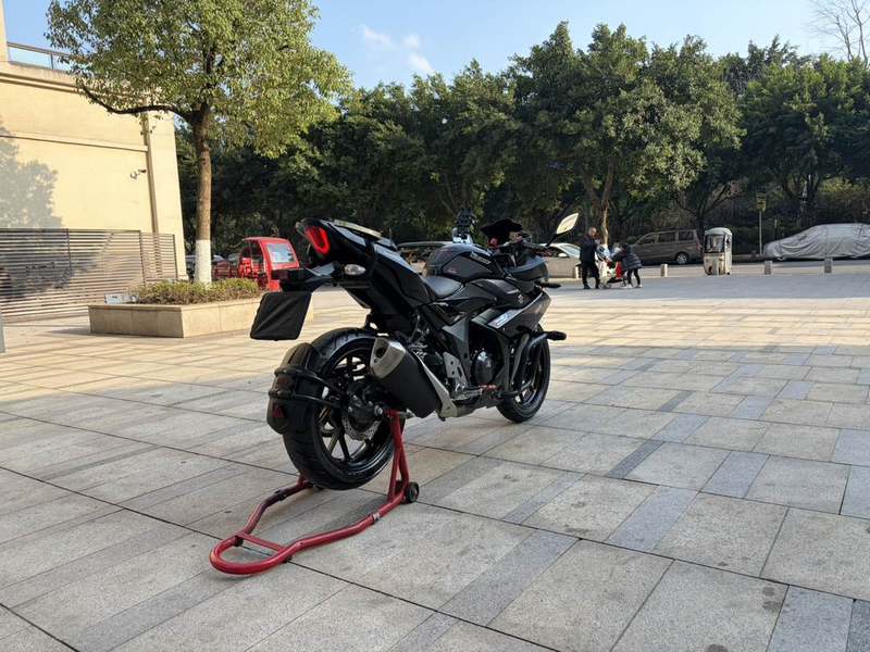 二手豪爵铃木GSX250R