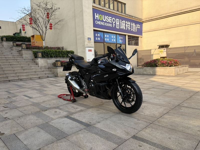 二手豪爵铃木GSX250R
