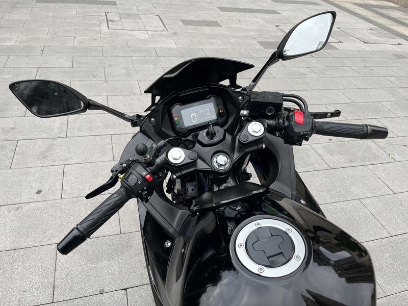 二手豪爵铃木GSX250R