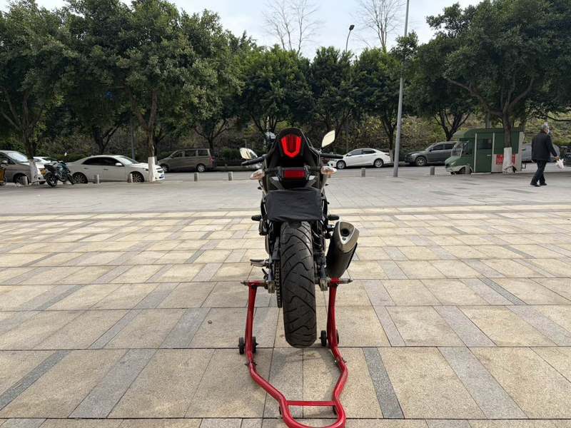 二手豪爵铃木GSX250R