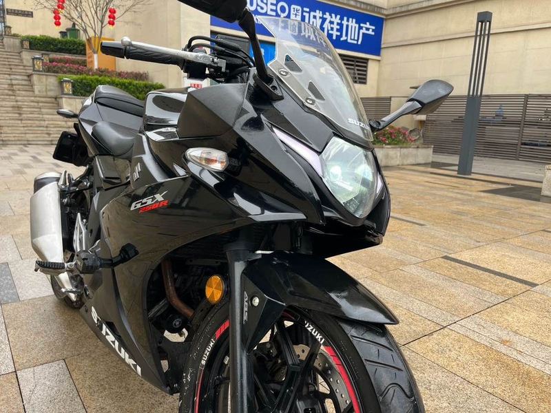 二手豪爵铃木GSX250R
