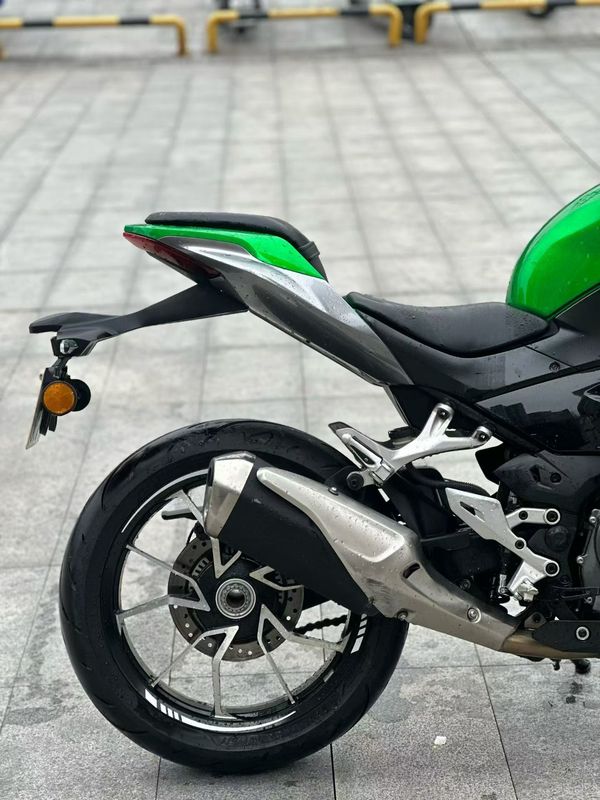 二手贝纳利龙卷风 Tornado 402R