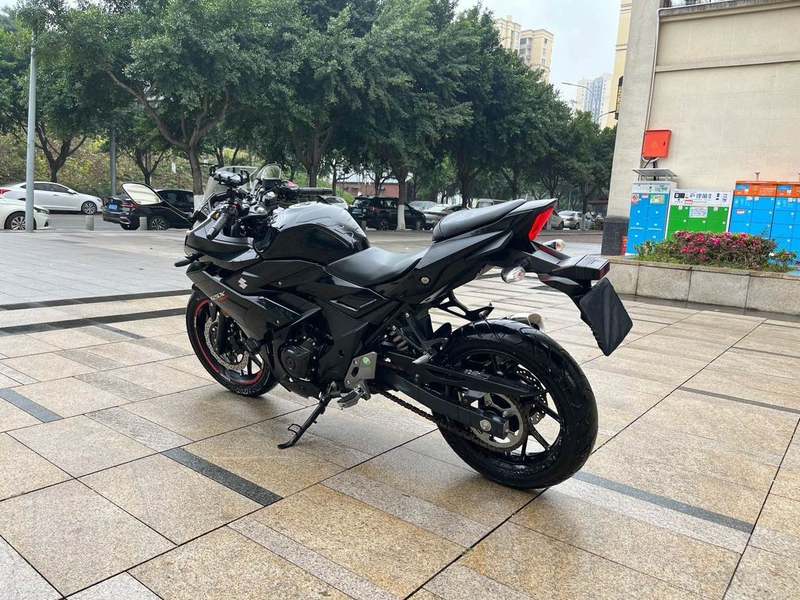 二手豪爵铃木GSX250R