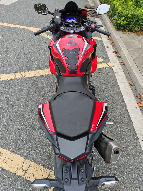 二手本田CBR400R