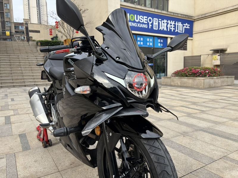 二手豪爵铃木GSX250R