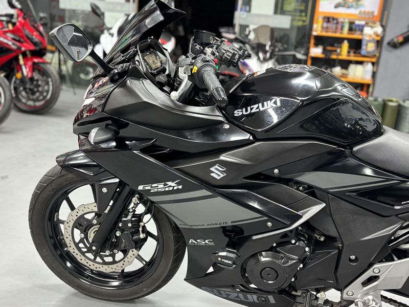二手豪爵铃木GSX250R