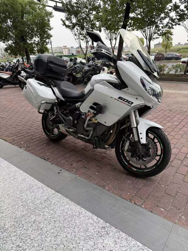 二手贝纳利600GC