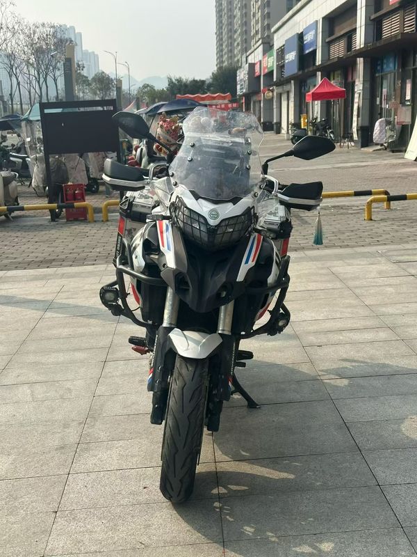 二手贝纳利金鹏 TRK502