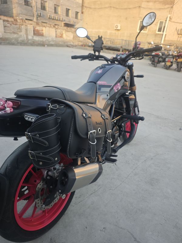 二手贝纳利幼狮 Leoncino 250