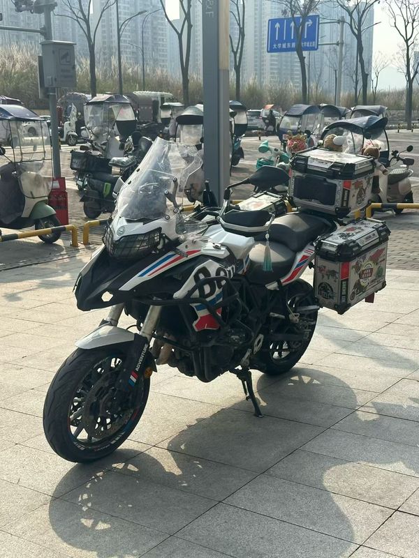 二手贝纳利金鹏 TRK502