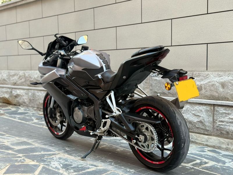 二手贝纳利龙卷风 Tornado 302R