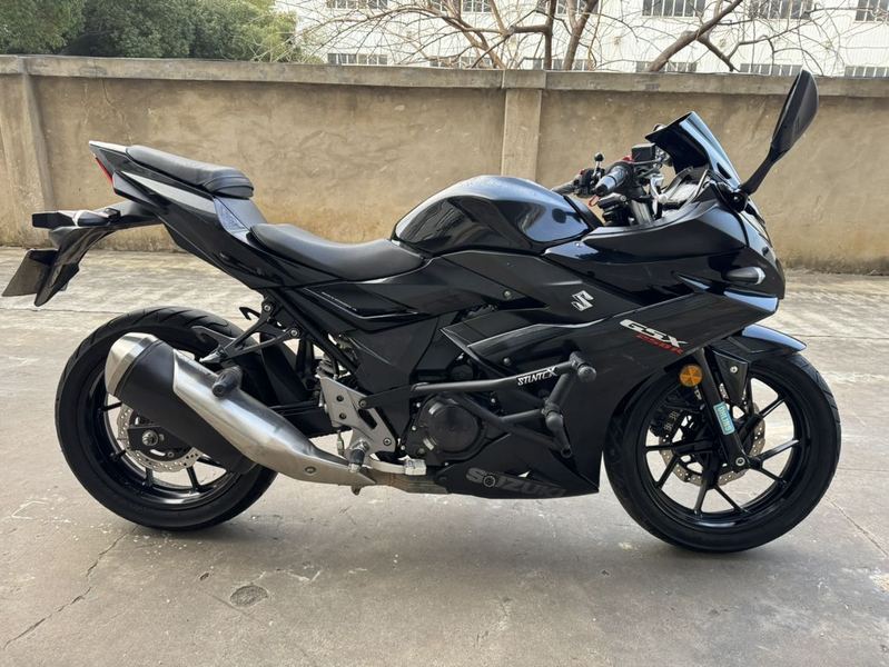 二手豪爵铃木GSX250R
