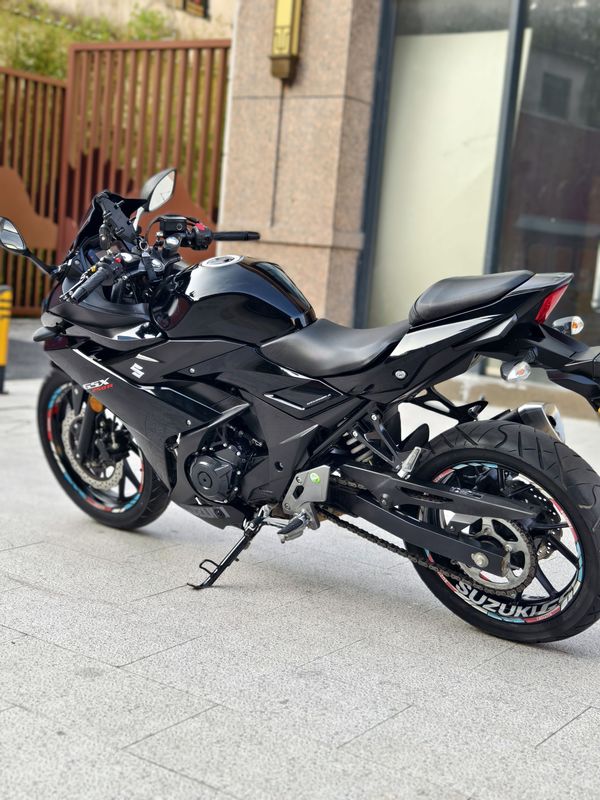 二手豪爵铃木GSX250R