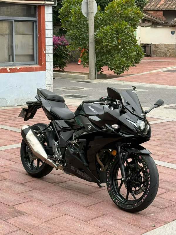 二手豪爵铃木GSX250R