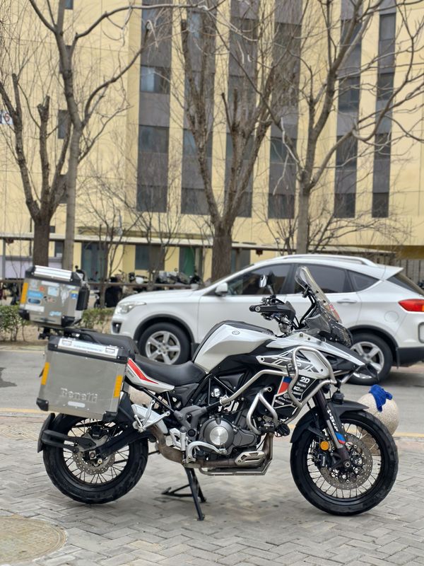 二手贝纳利金鹏 TRK502