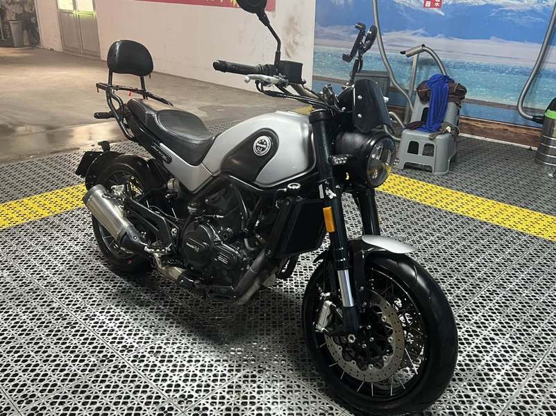 二手贝纳利幼狮 Leoncino 500