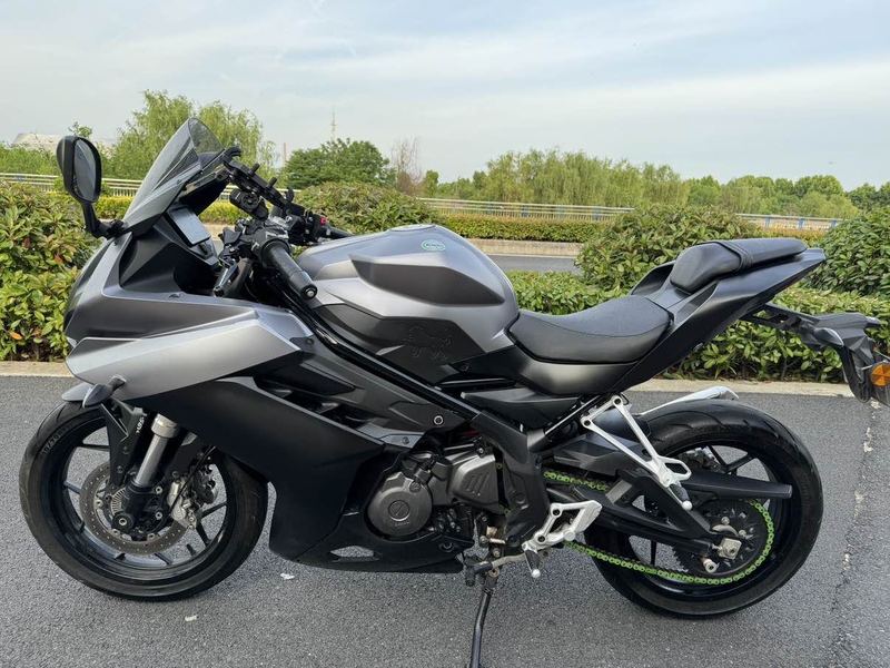 二手贝纳利龙卷风 Tornado 302R