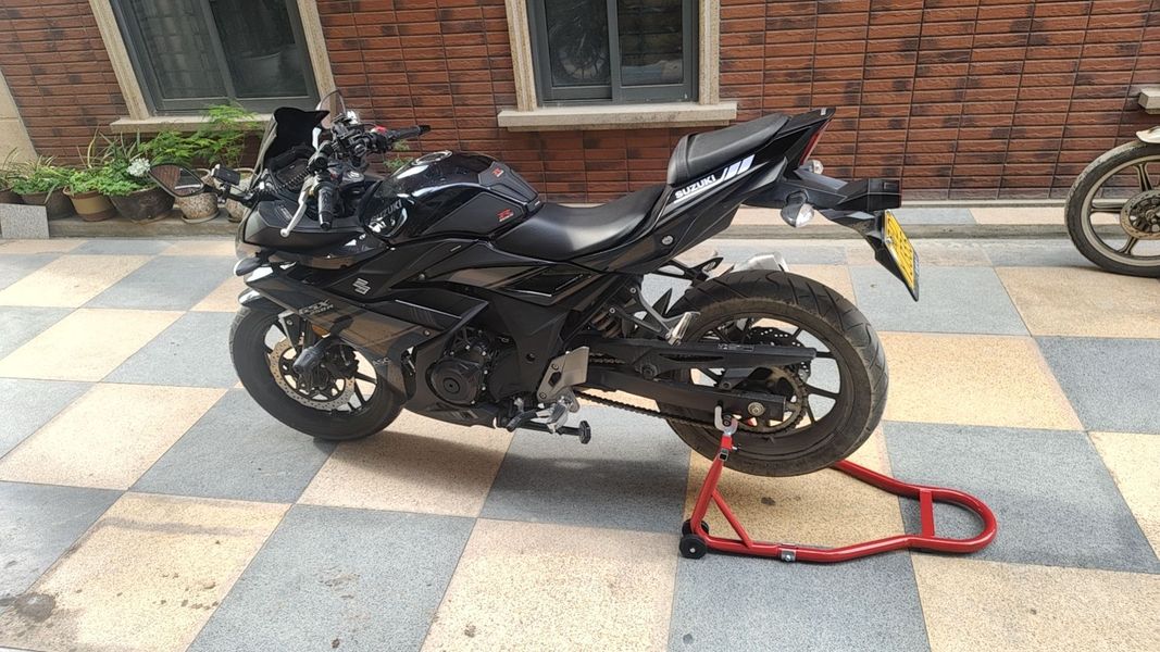 二手豪爵铃木GSX250R