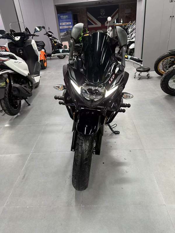 二手豪爵铃木GSX250R