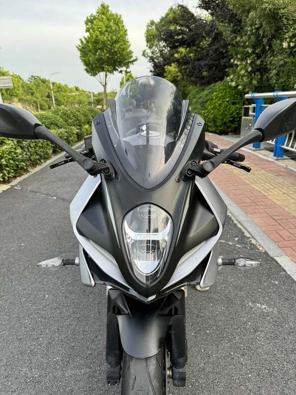 二手贝纳利龙卷风 Tornado 302R