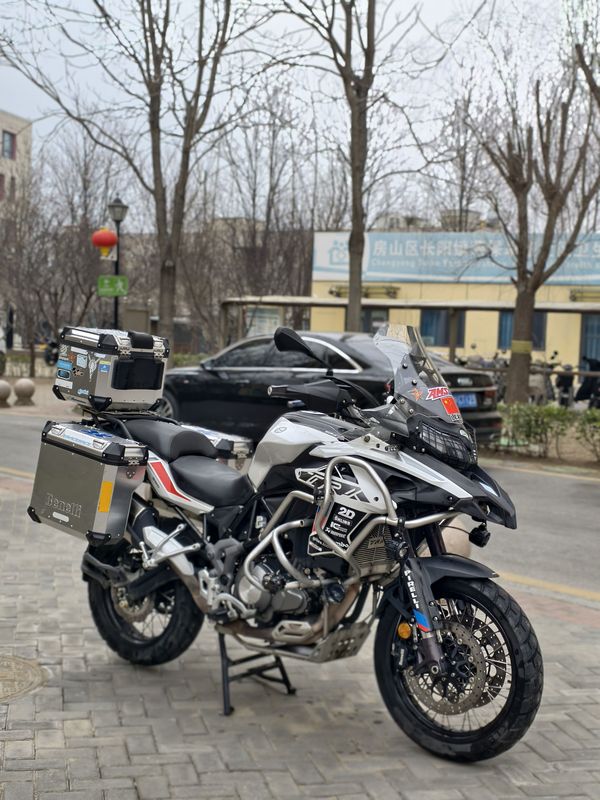 二手贝纳利金鹏 TRK502