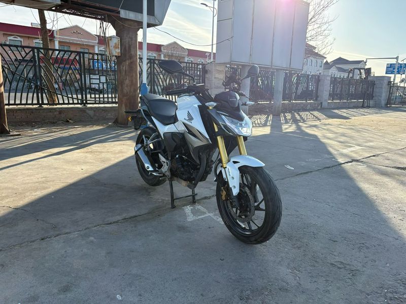 二手五羊本田CB190R 暴锋眼