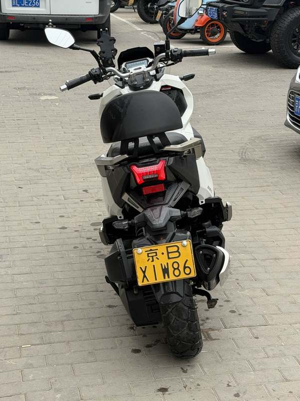 二手三阳哈士奇 Husky ADV150