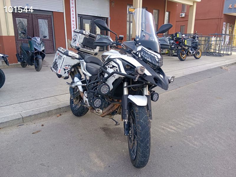 二手贝纳利金鹏 TRK502