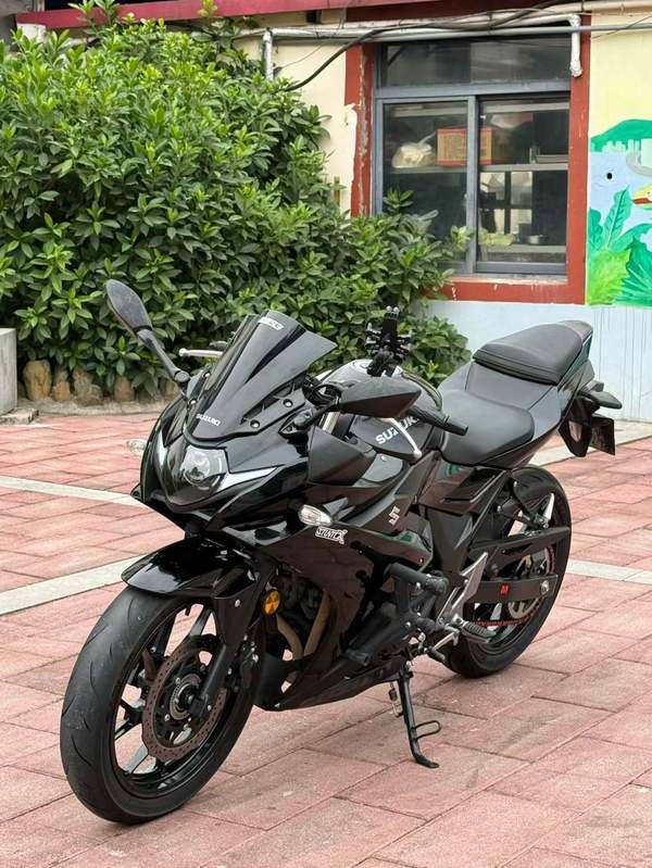 二手豪爵铃木GSX250R