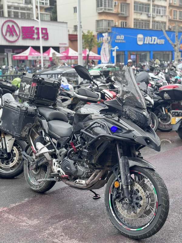 二手贝纳利金鹏 TRK502