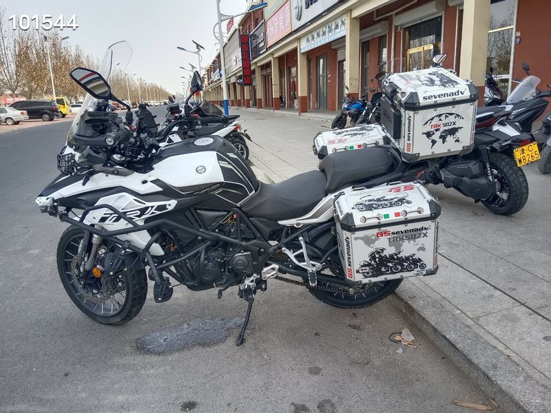 二手贝纳利金鹏 TRK502