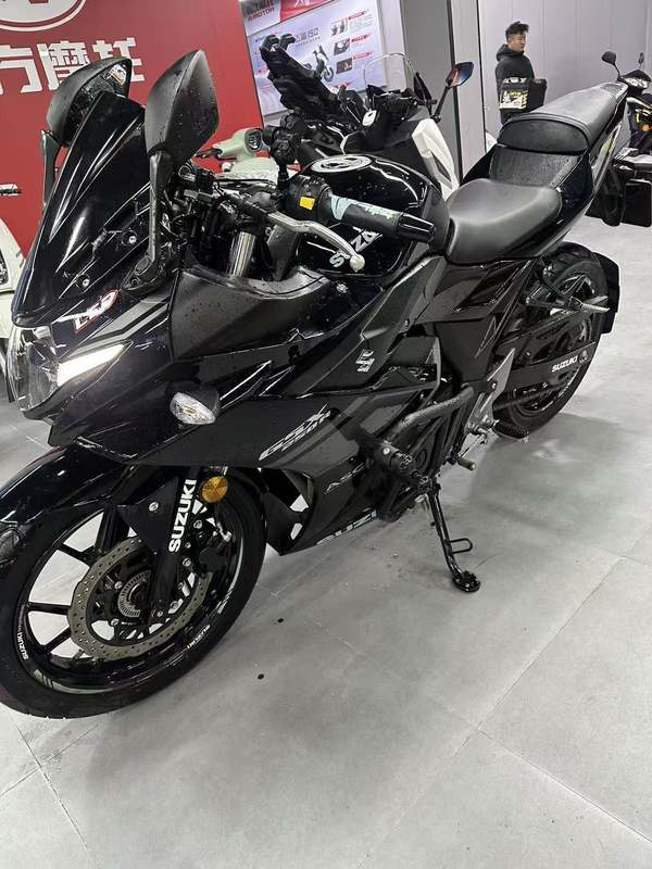 二手豪爵铃木GSX250R