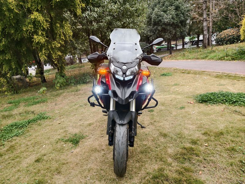 二手贝纳利金鹏 TRK502