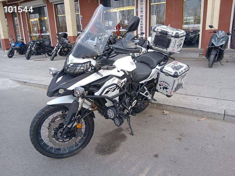 二手贝纳利金鹏 TRK502