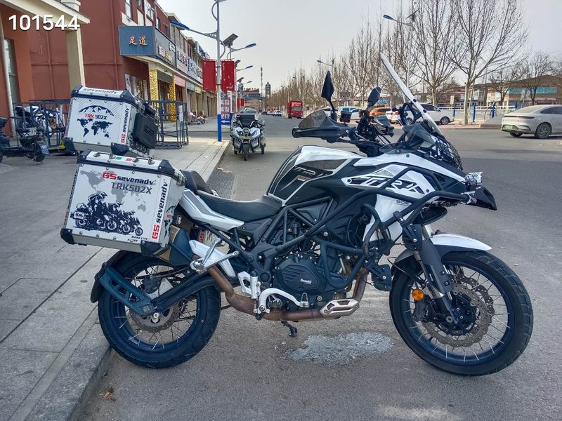 二手贝纳利金鹏 TRK502