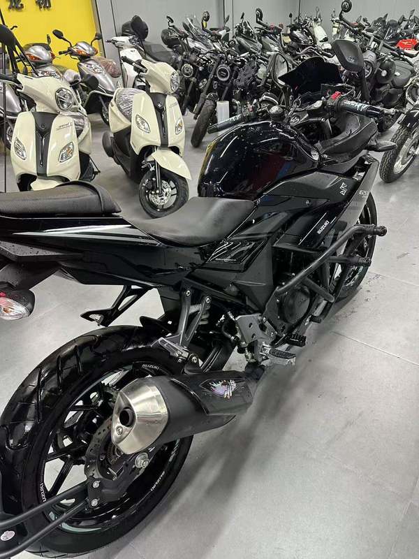二手豪爵铃木GSX250R