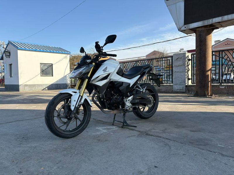 二手五羊本田CB190R 暴锋眼