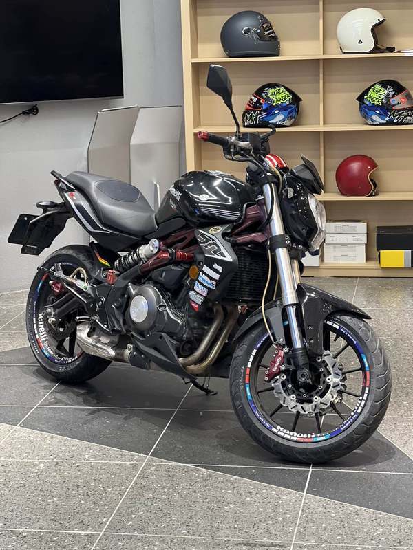 二手贝纳利蓝宝龙BJ300GS