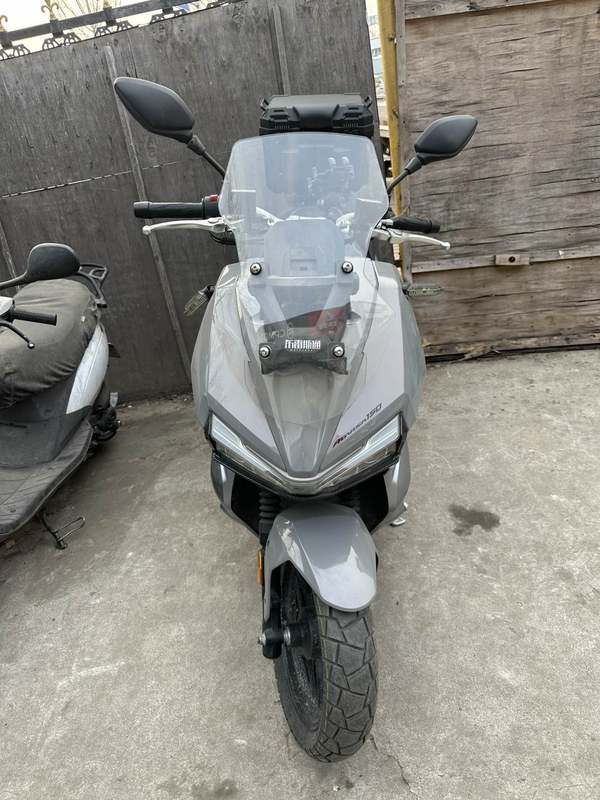 二手布雷斯通极宙 ADV150