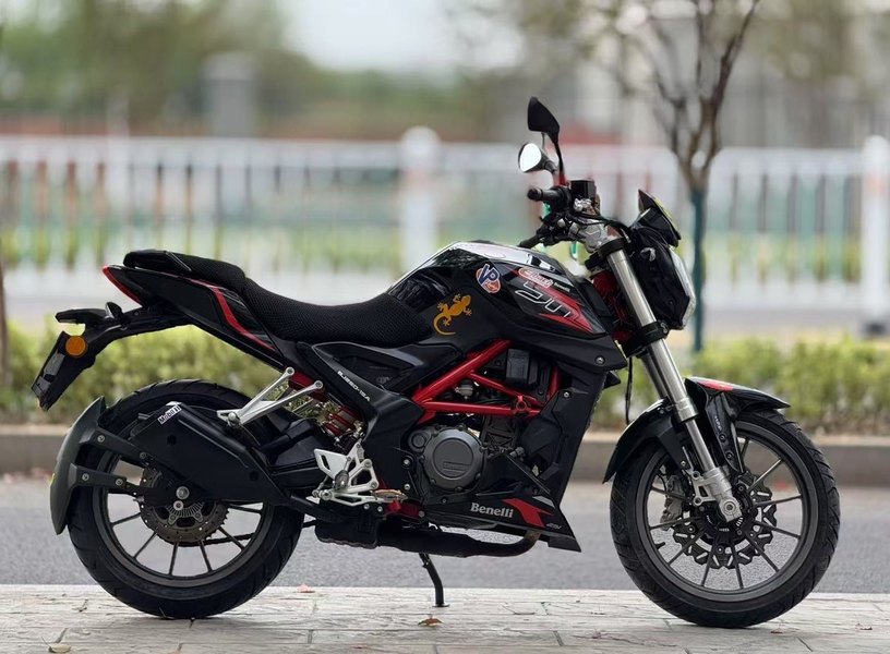 二手贝纳利小黄龙 TNT25