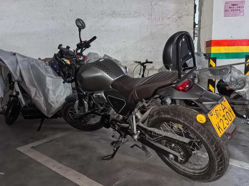 二手五羊本田鸷道 CB190SS