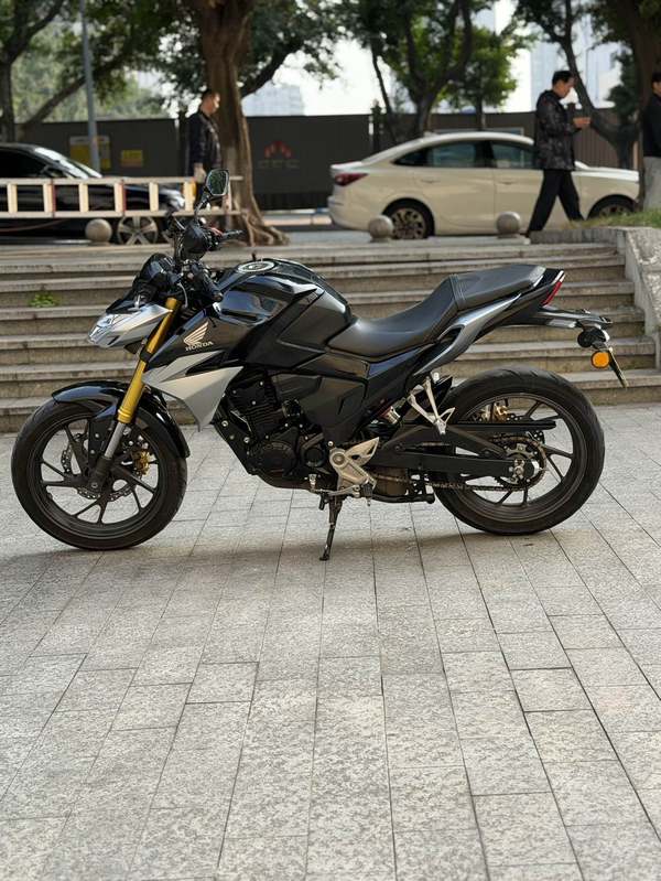 二手五羊本田CB190R 暴锋眼