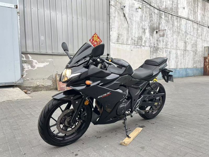 二手豪爵铃木GSX250R
